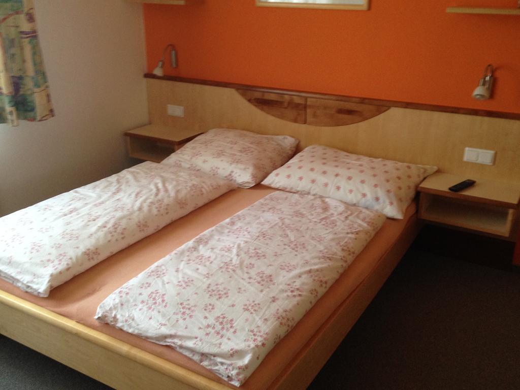 Gaestehaus Karassowitsch Ruszt Kültér fotó